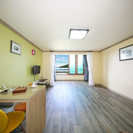 Tongyeong Paper Island Pension Eksteriør billede