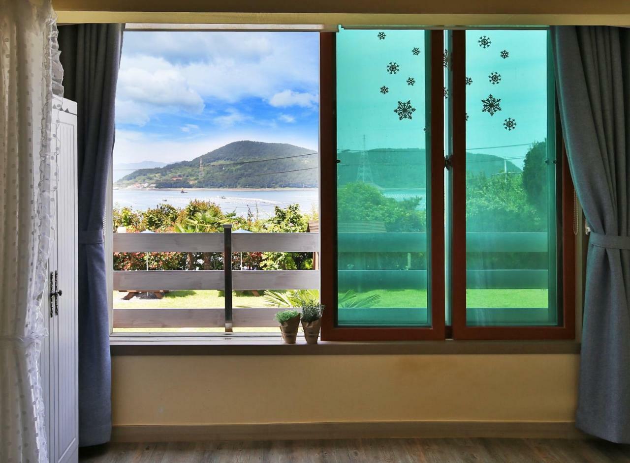 Tongyeong Paper Island Pension Eksteriør billede