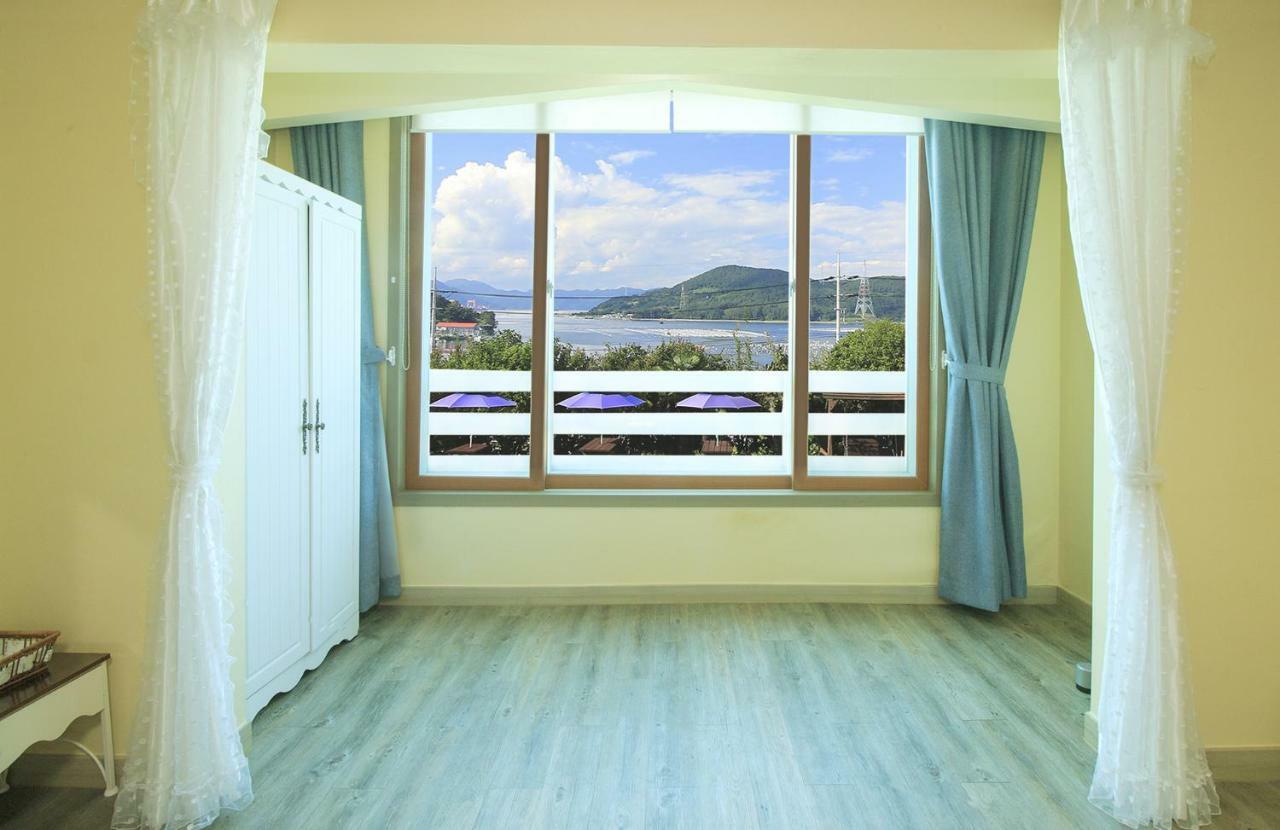 Tongyeong Paper Island Pension Eksteriør billede