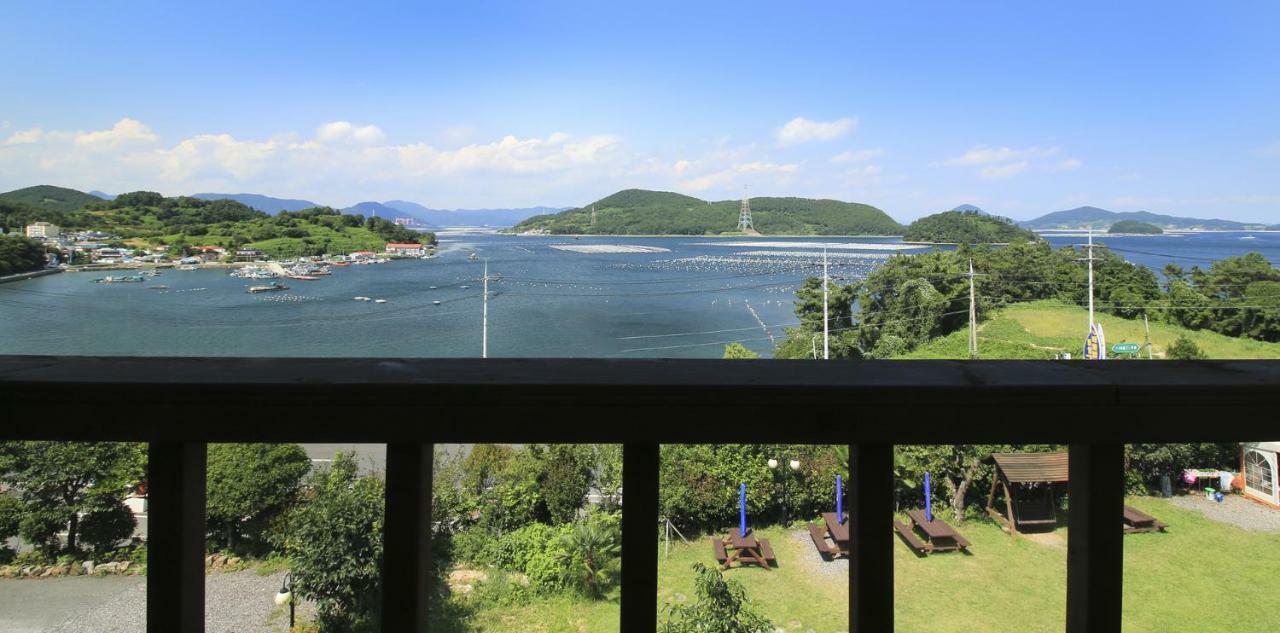 Tongyeong Paper Island Pension Eksteriør billede