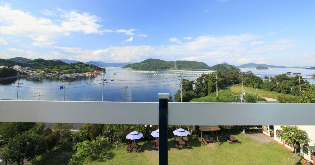 Tongyeong Paper Island Pension Eksteriør billede