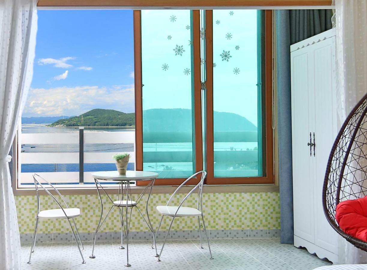 Tongyeong Paper Island Pension Eksteriør billede